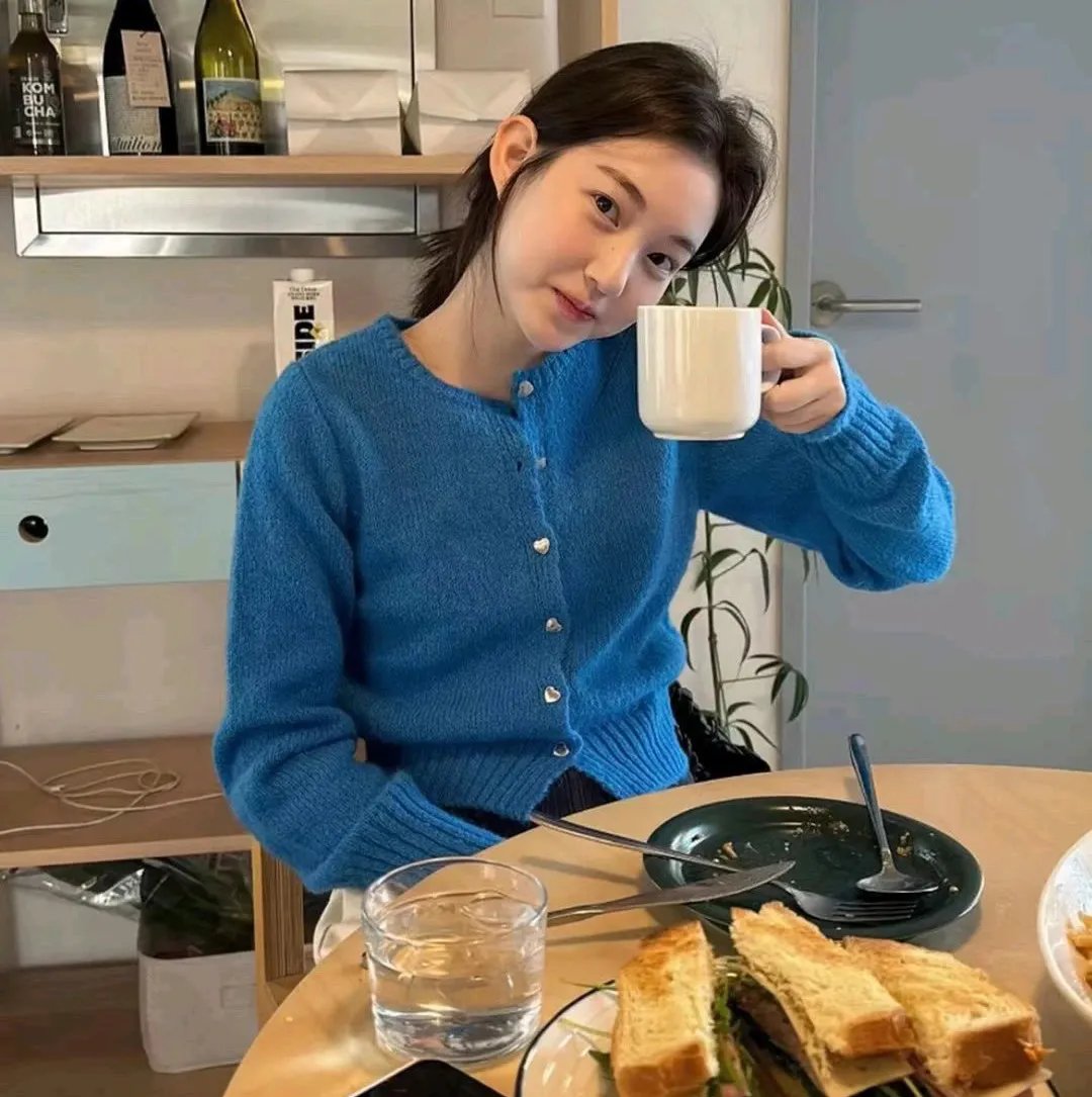 男生女生向前冲